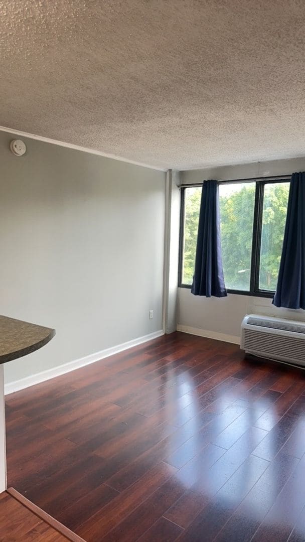 Building Photo - University Towers #414 - Walking distance to UT campus have your own place for $1190/month