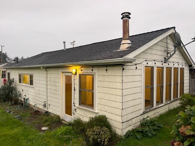 Building Photo - 3030 Park St