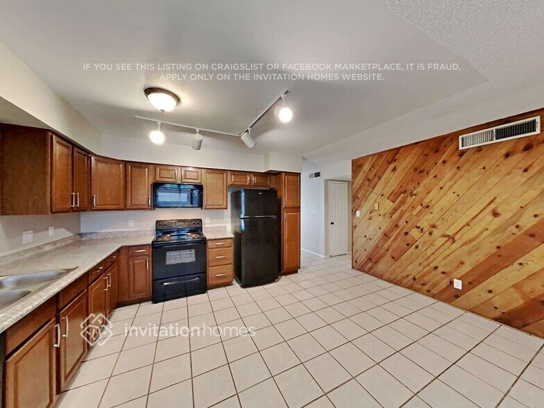 Building Photo - 3743 W Gelding Dr