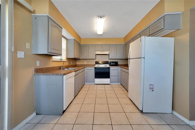 Building Photo - 201 S Las Vegas Trail