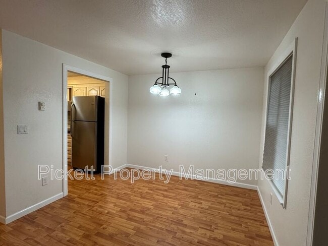 Building Photo - 3935 NW Fairway Ln