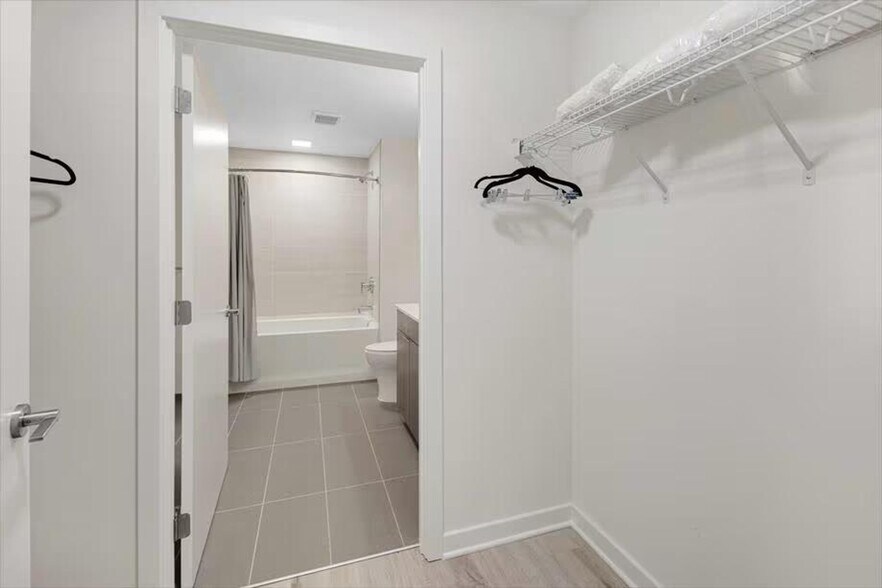 Building Photo - 1051 First St NE