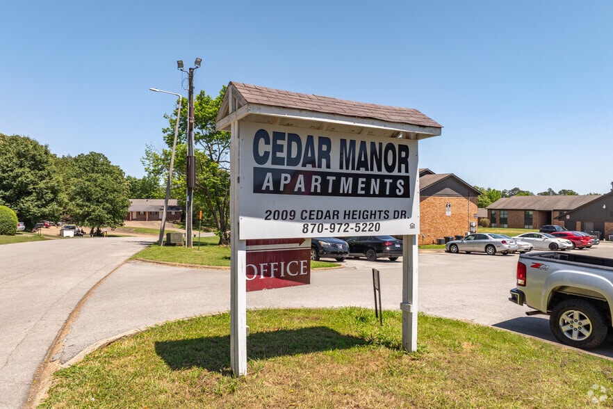 Building Photo - Cedar Manor Apartments