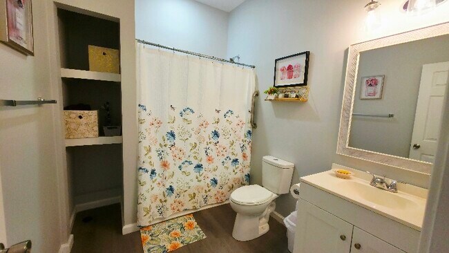 Building Photo - 309 S John St