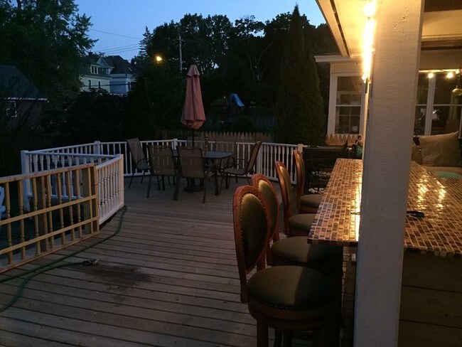 Building Photo - 1110 Waverly Pl