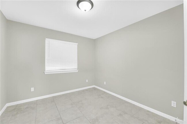 Building Photo - 33 Escondido Pass