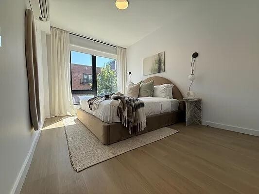 Building Photo - 158 Lott St