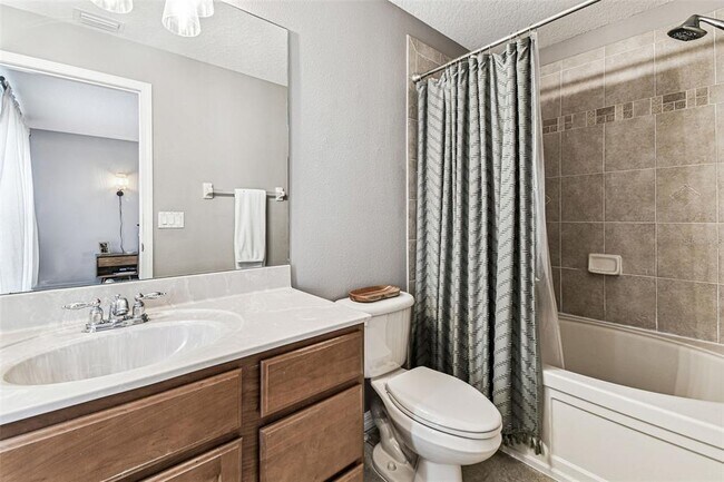 Building Photo - 2503 Middleton Grove Dr