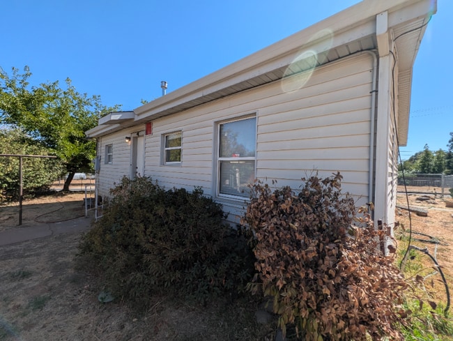 Building Photo - 2431 Las Plumas Ave