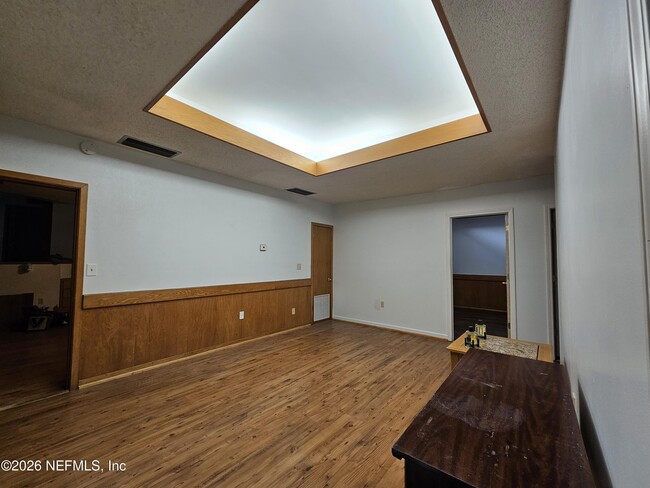 Building Photo - 3175 Ravines Rd