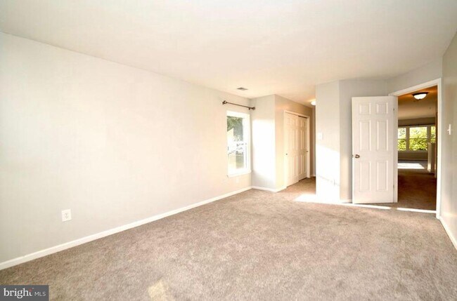 Building Photo - 5630 Ringwood Dr