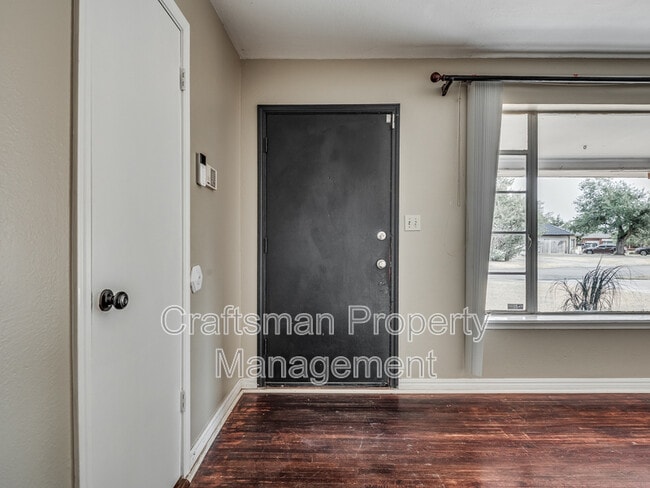 Building Photo - 1724 Churchill Way