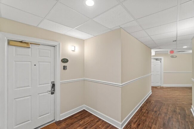 Building Photo - 10343 E County Hwy 30A