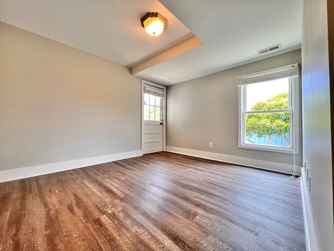 Building Photo - 2 Bedroom Apartment in Surf City
