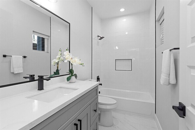 Building Photo - 1616 Euel St