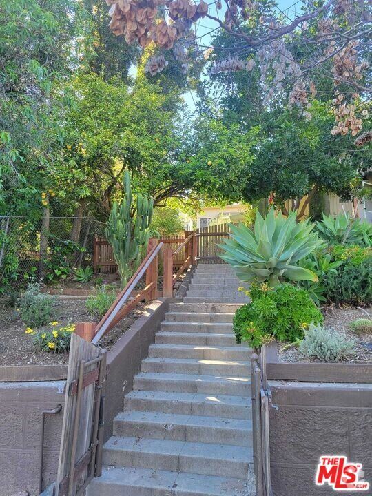 Building Photo - 1961 Echo Park Ave