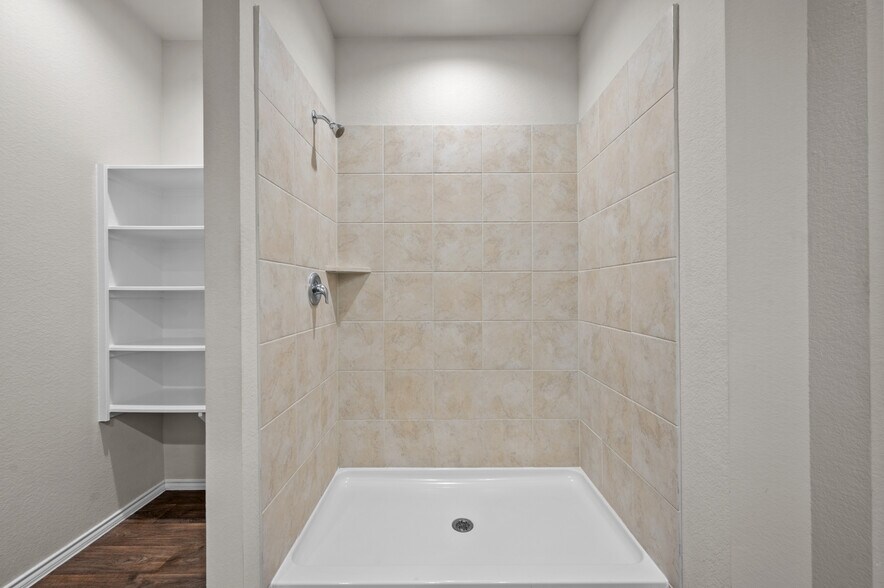 Building Photo - 20811 Olive Leaf St