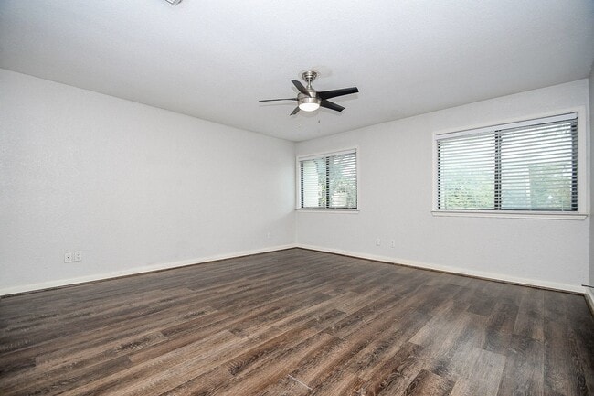 Building Photo - 1116 Bering Dr