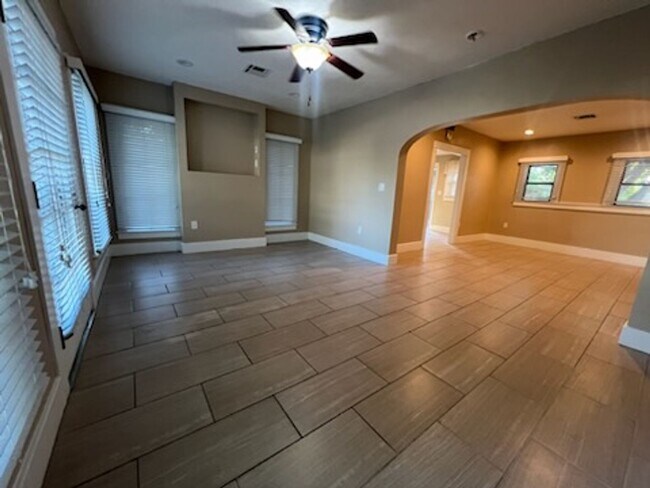 Building Photo - Cozy Home for rent in Exeter