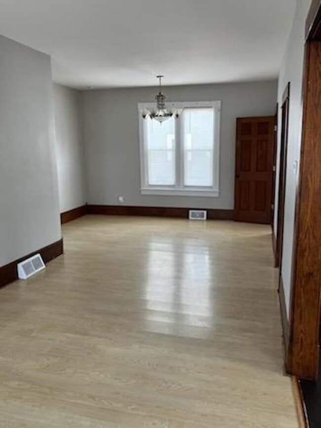 Building Photo - 240 2nd Ave