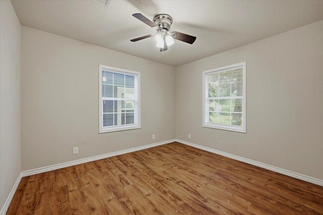 Building Photo - 2112 W Bond St