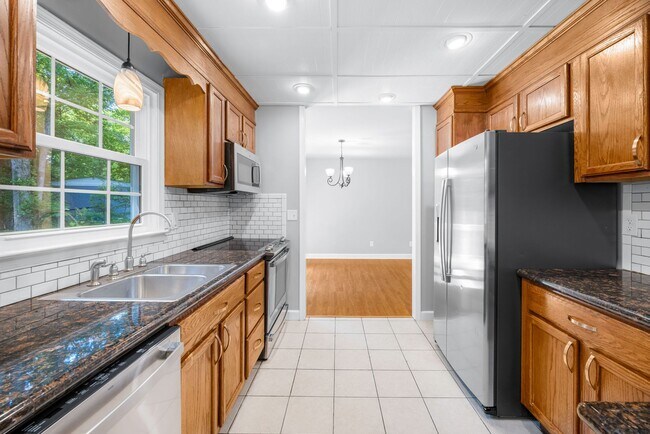 Building Photo - 3 Bedroom Home in Chesterfield County ***Available August 2026**
