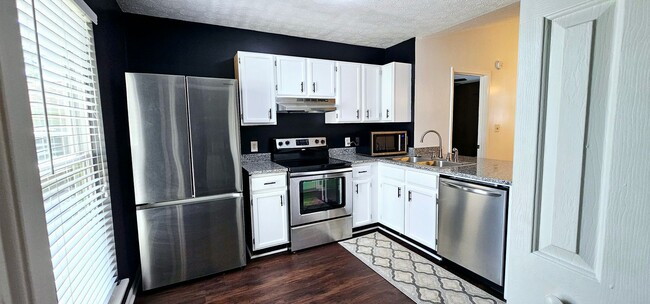 Building Photo - No HOA! Peaceful Cul-de-Sac Living with Ou...