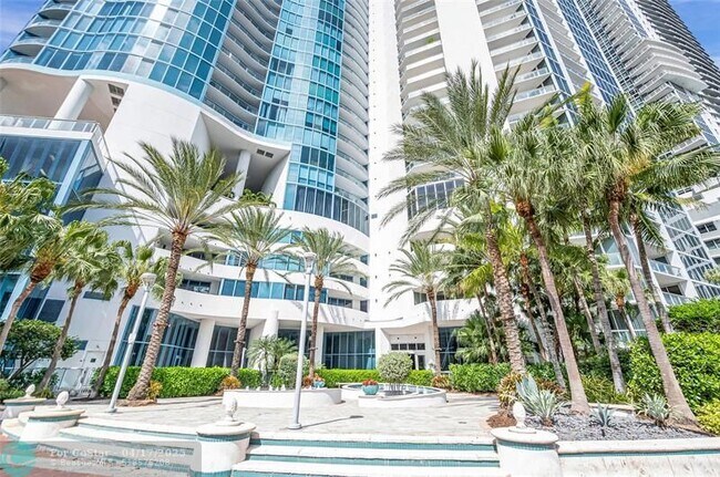 Building Photo - 333 Las Olas Way