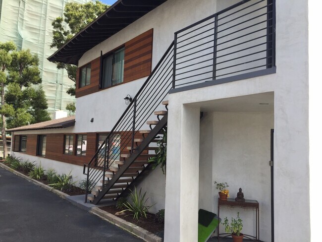 Building Photo - 521 Indiana St