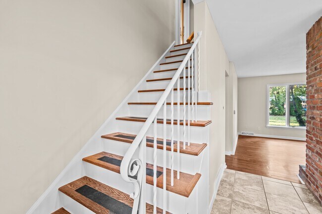 Building Photo - 3735 Heatherdowns Blvd