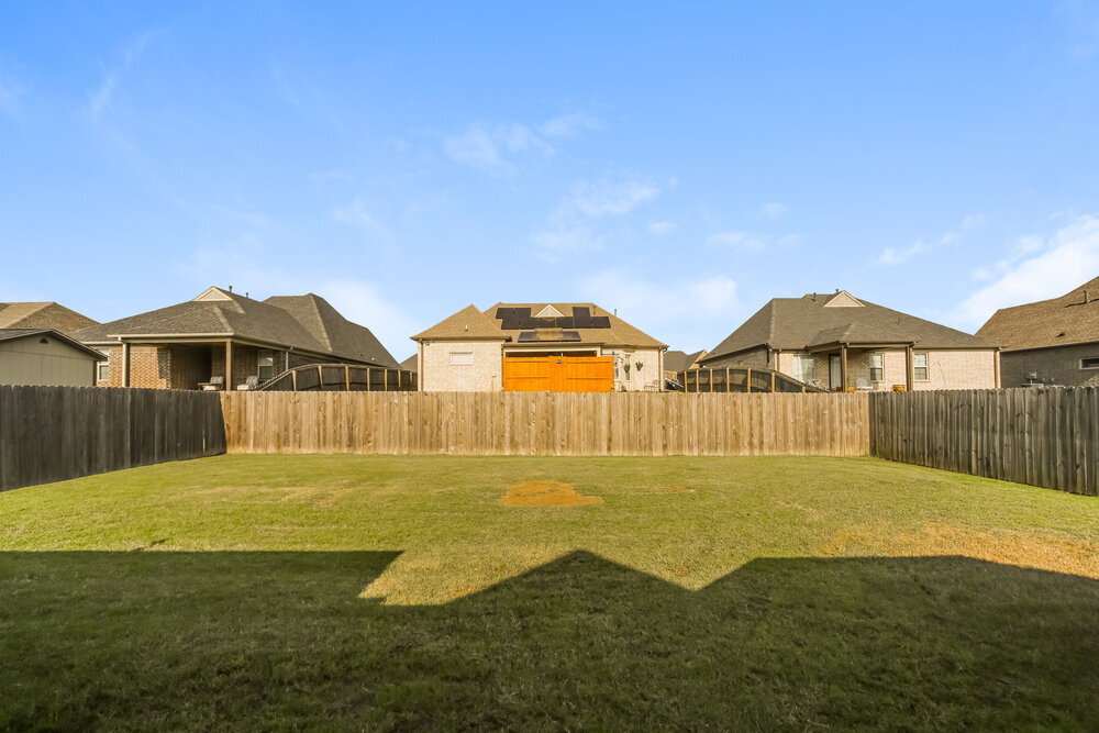Building Photo - 7898 Ironwood Dr