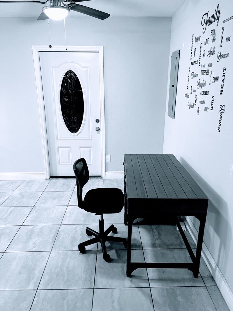 Building Photo - 110 N 40th St