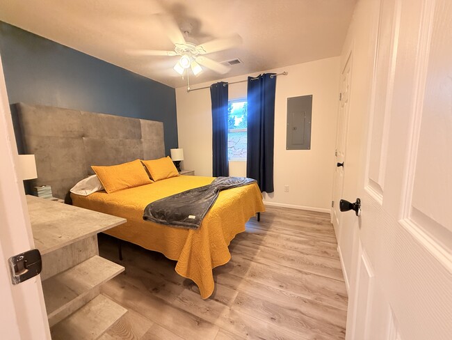 Building Photo - 19 Scarlett Ln