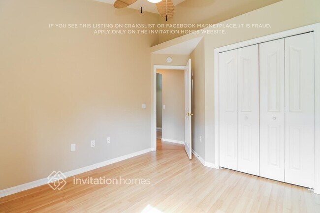Building Photo - 8944 Southbay Dr