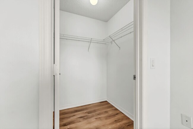 Building Photo - 4276 Calinda Ln