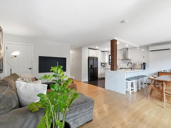 Building Photo - 59 Hauxhurst Ave