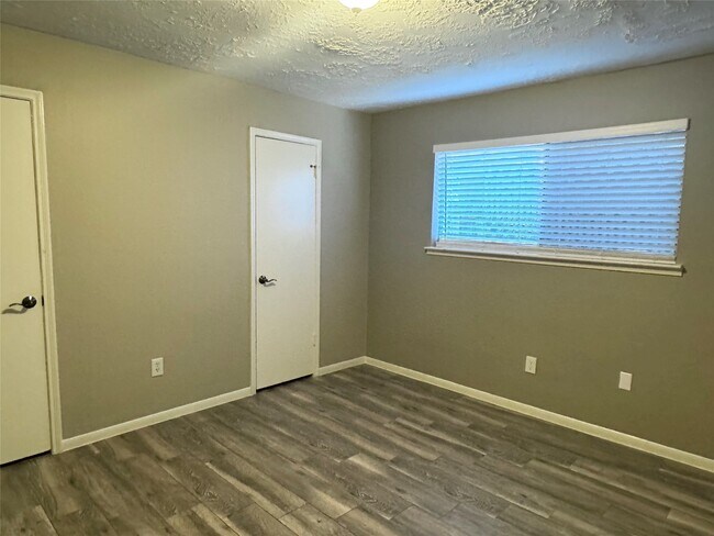 Building Photo - 9710 Galston Ln
