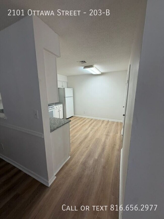 Building Photo - 2101 Ottawa St