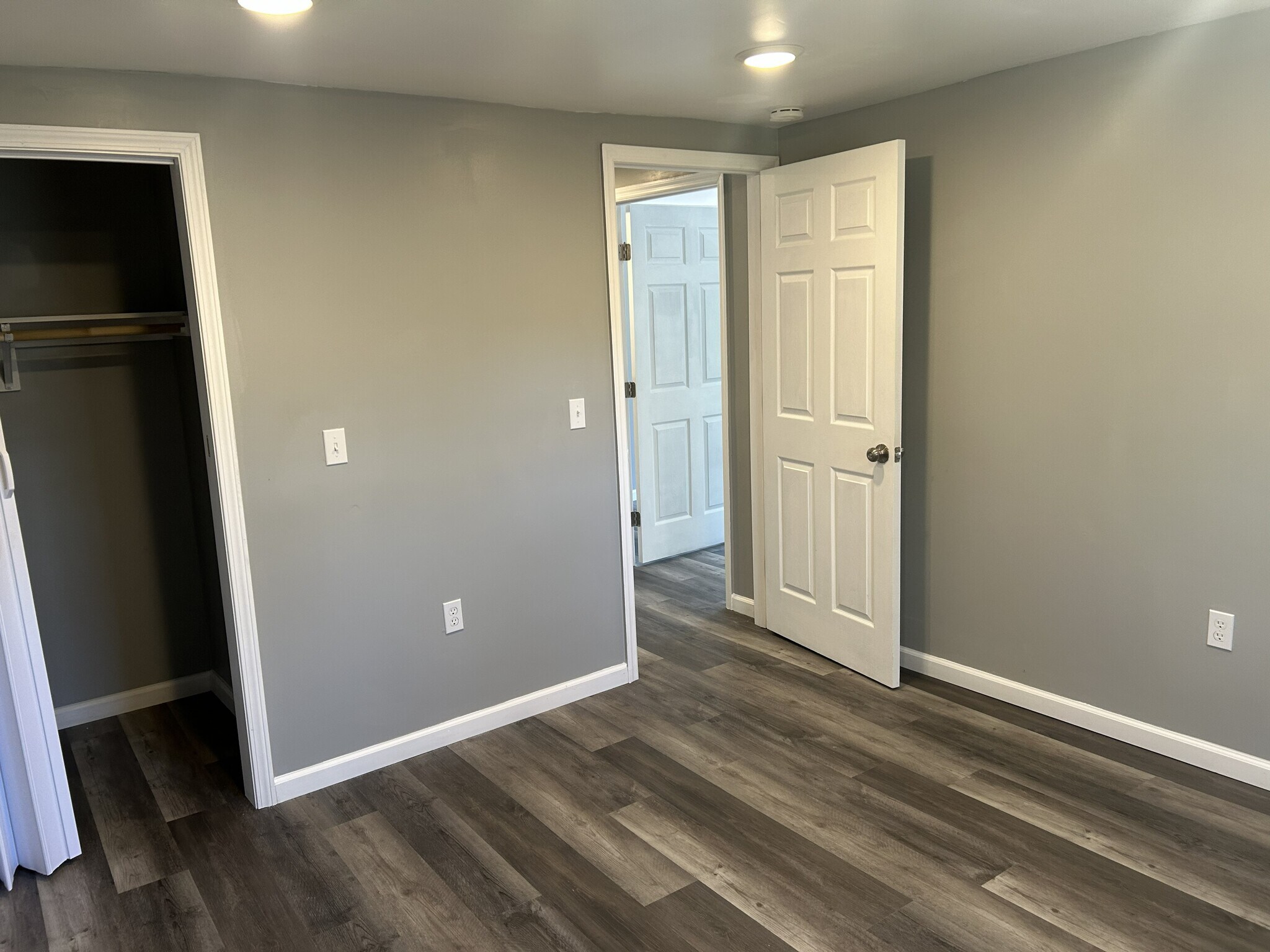 Building Photo - 113 Larry St