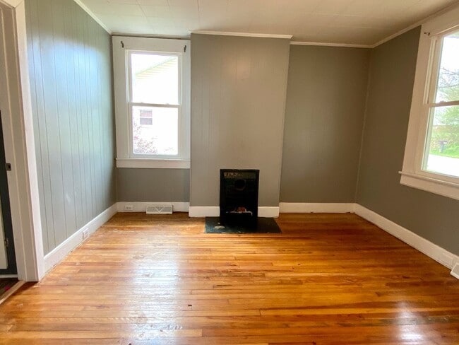 Building Photo - 2 Bedroom House in Seneca