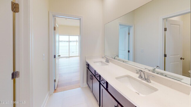 Building Photo - 544 NY-9P