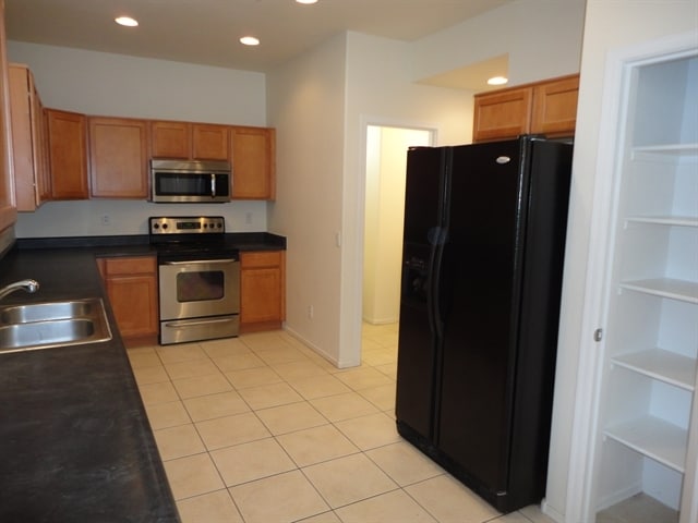 Building Photo - 1328 E Weatherby Way