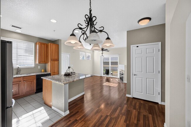 Building Photo - 9441 Ashbury Cir