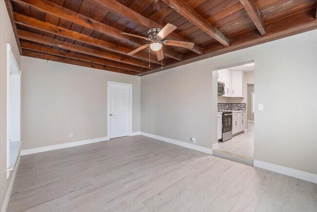 Building Photo - 807 S 12th St