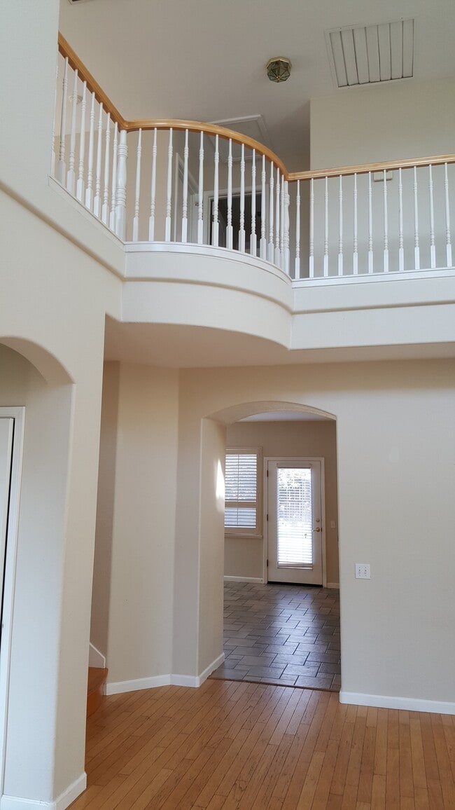 Building Photo - 267 W Springer Dr