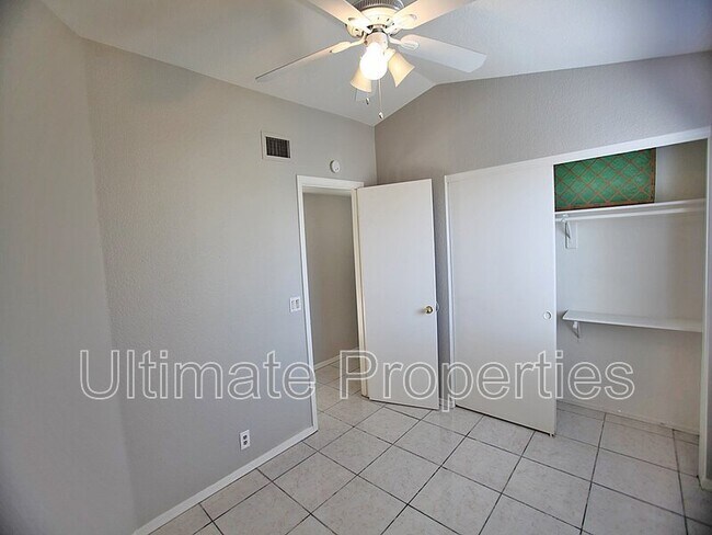 Building Photo - 5911 W Shangri-la Rd