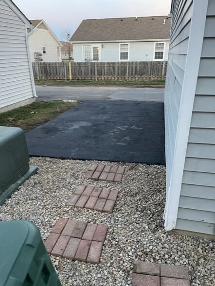 Building Photo - 122 Shay St