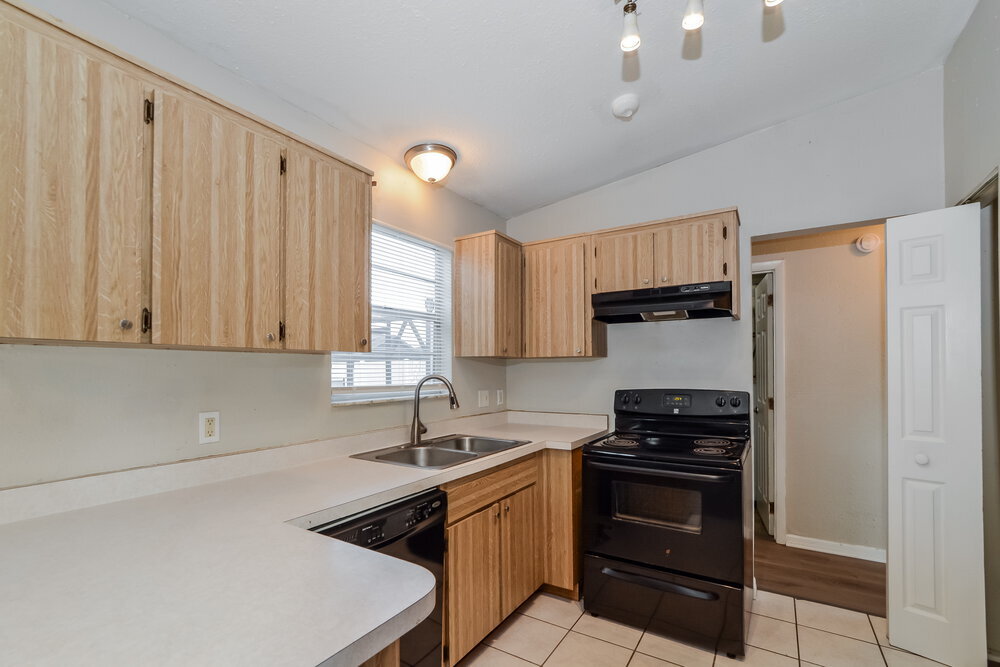 Building Photo - 648 Caribou Ct