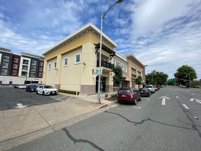 Primary Photo - 1321 Butte St