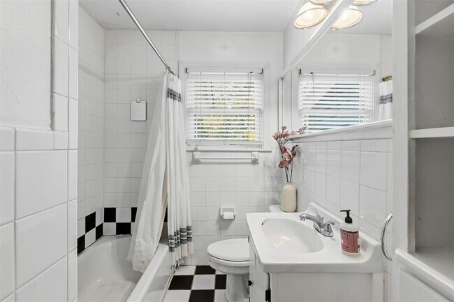 Building Photo - 1311 Madison Ave